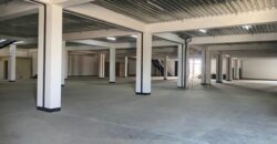 A louer un entrepôt de 4 200 m² avec grand parking à Anosizato