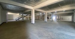 A louer un entrepôt de 4 200 m² avec grand parking à Anosizato