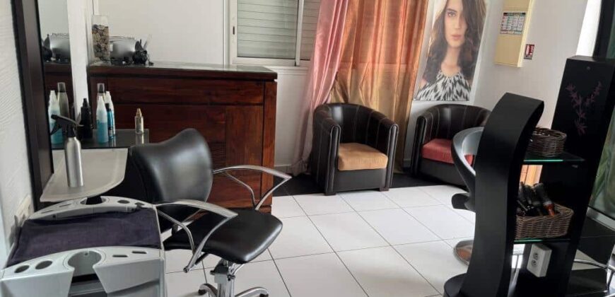 A louer : Local professionnel de 31 m² idéal pour salon de coiffure, Le Tampon