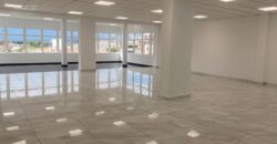 A louer : Locaux commerciaux ou bureaux de 54 m² et 164 m² avec parking à Alarobia- Tananarive